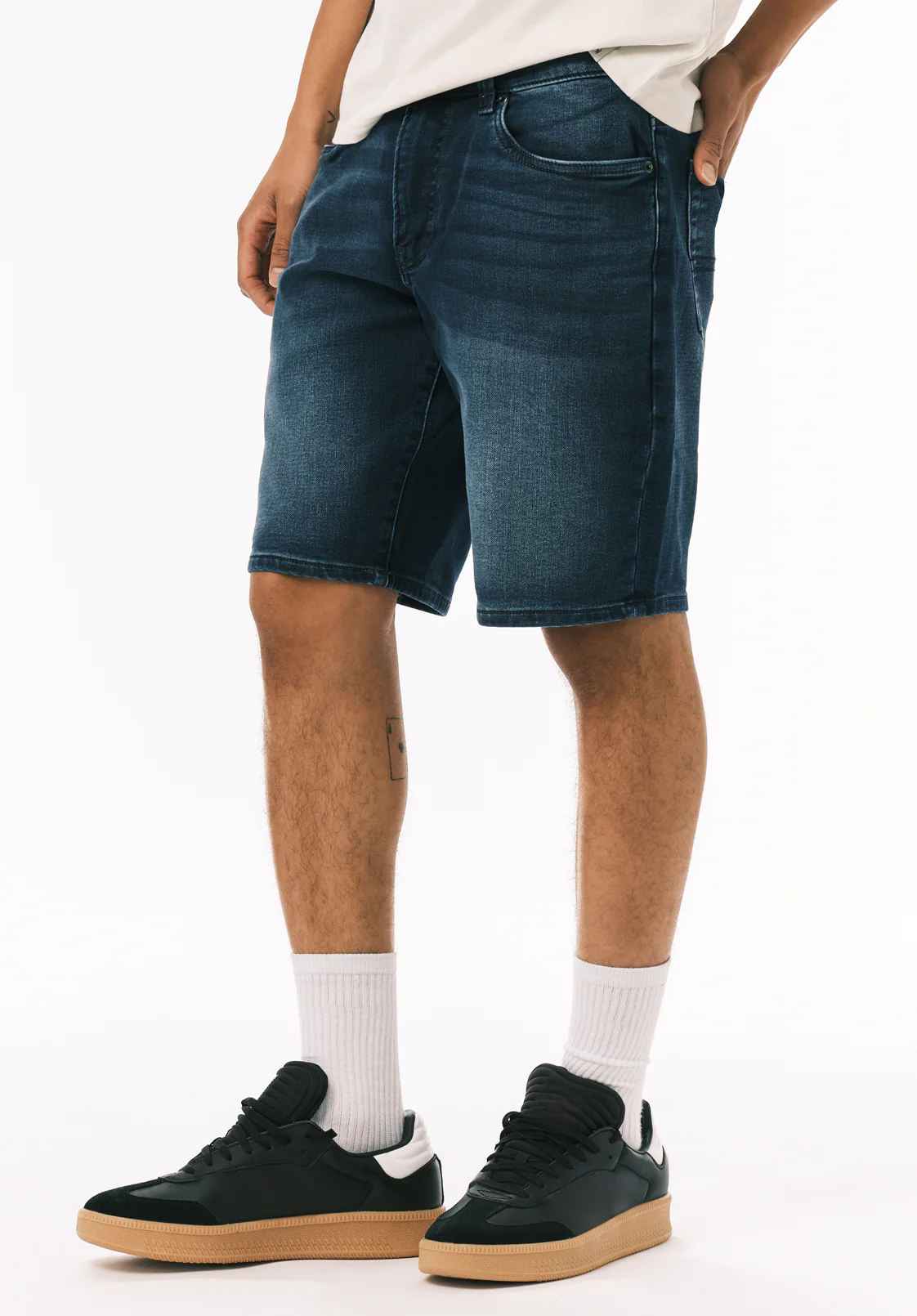 Relaxed Straight Dean Men's Freedom Flex Denim Shorts, Heavily Sanded - BM22949 - Image 2