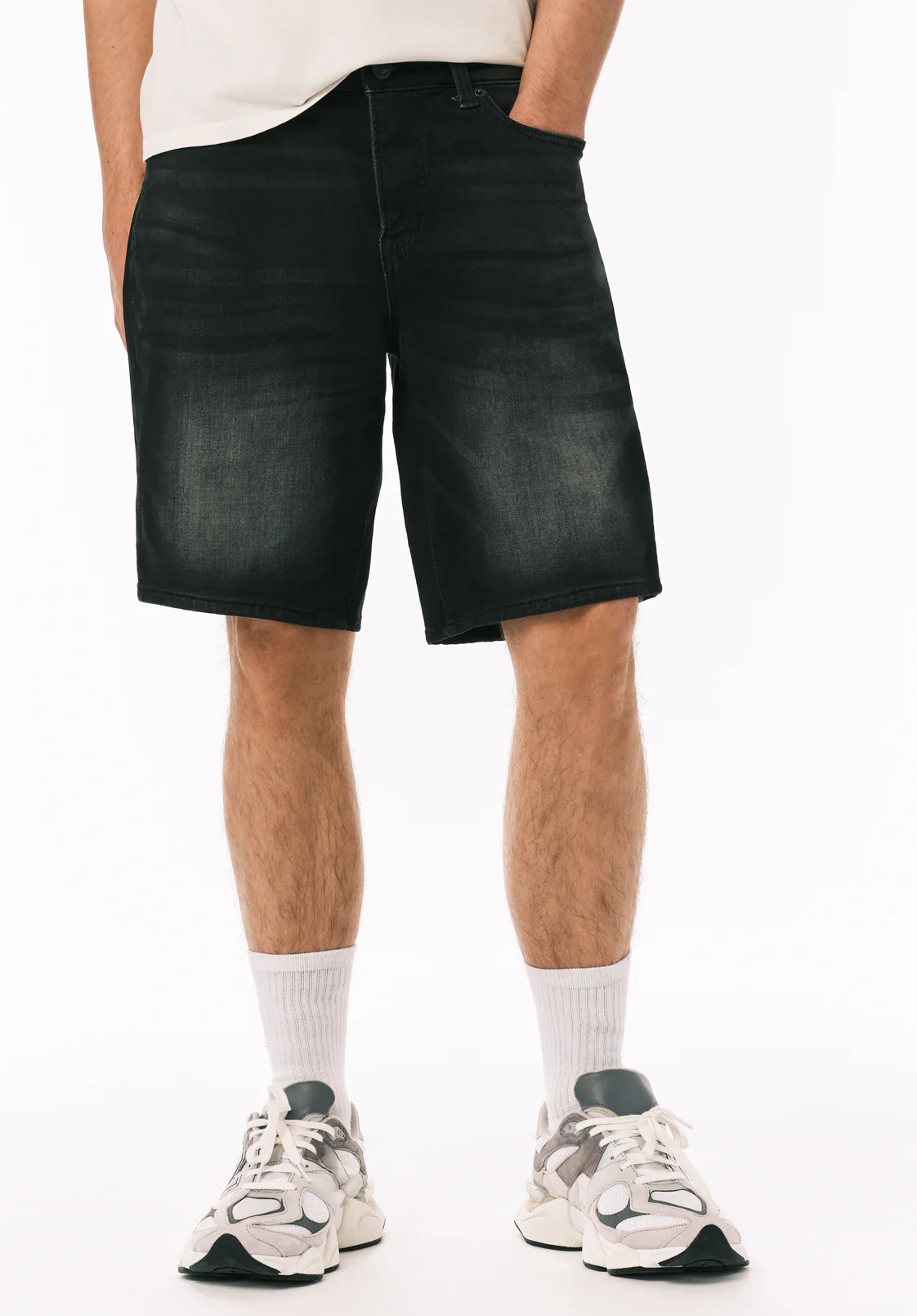 Relaxed Straight Dean Men's Freedom Flex Denim Shorts, Sanded Black - BM22965