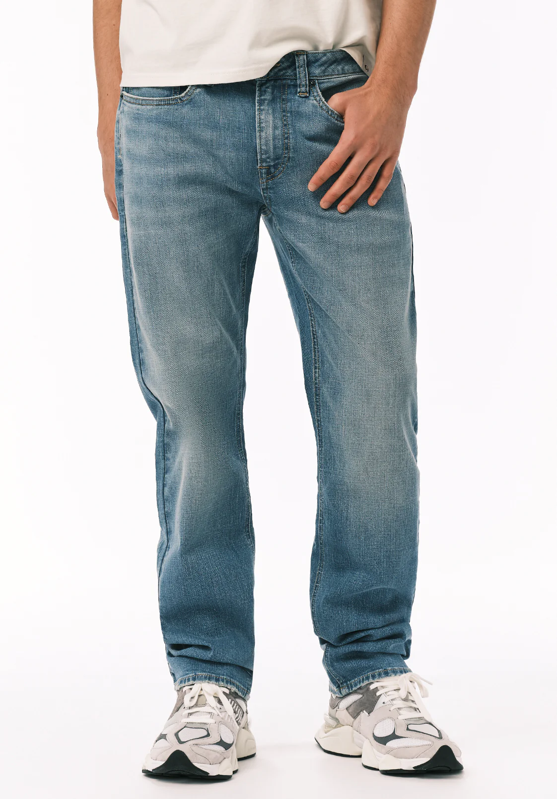 Relaxed Straight Driven Men’s Jeans, Whiskered and Crinkled - BM26138