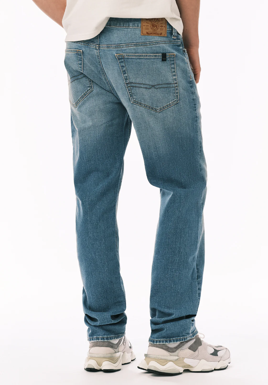 Relaxed Straight Driven Men’s Jeans, Whiskered and Crinkled - BM26138 - Image 3
