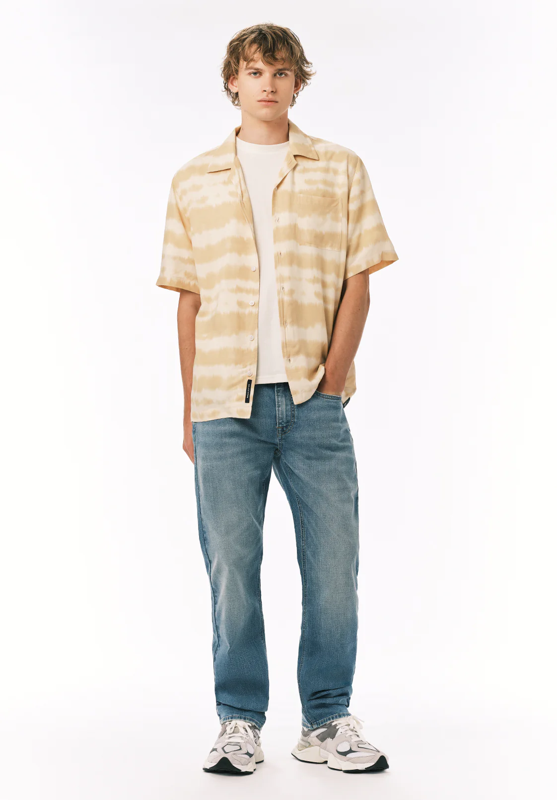 Relaxed Straight Driven Men’s Jeans, Whiskered and Crinkled - BM26138 - Image 4