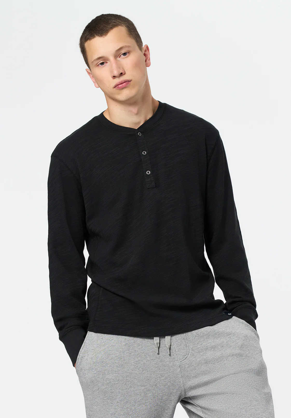 Kandid Men's Long-Sleeve Relaxed Henley Top, Black - BM24660