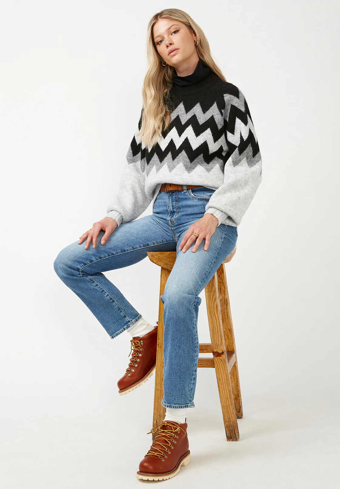 Nerissa Women's Crewneck Sweater in Black & Grey Chevron Print - SW0023F - Image 4
