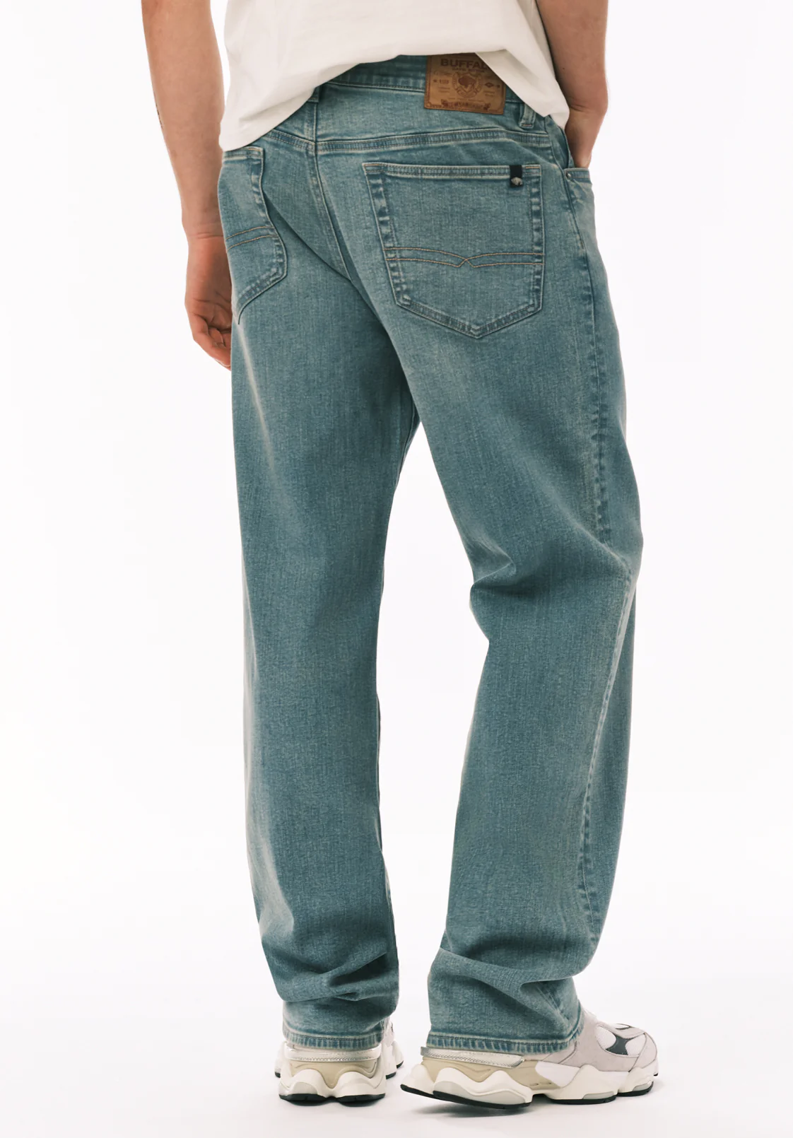 Ruffer Men's Easy Fit Jeans, Faded Wash - BM26166 - Image 3