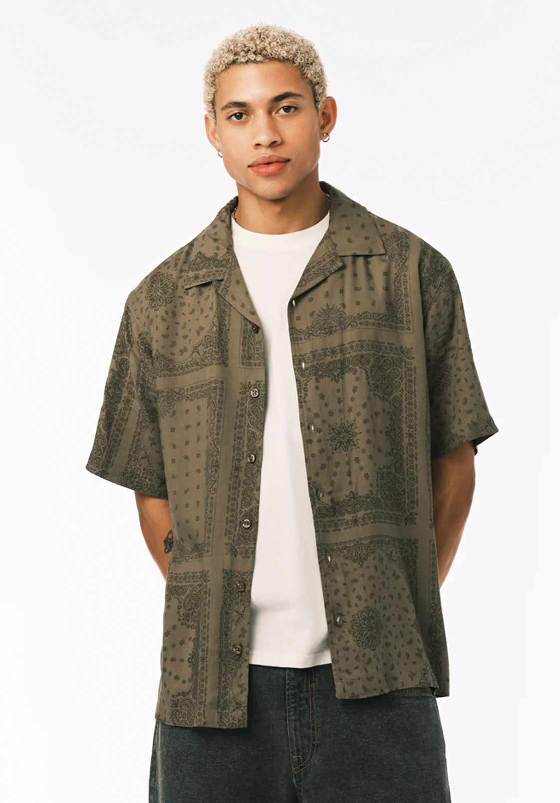 Sandro Men’s Printed Short Sleeve Camp Shirt, Army Green - BM24781